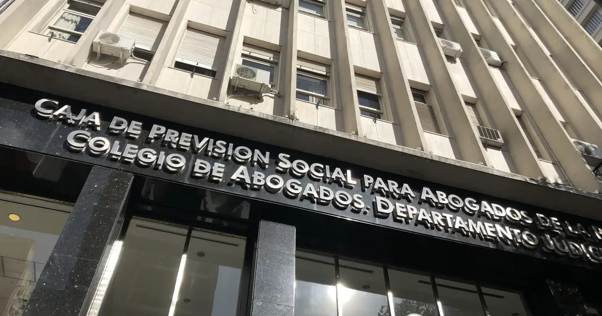 Abogados jubilados de La Plata exigen una reforma urgente para modernizar la Caja de Previsión
