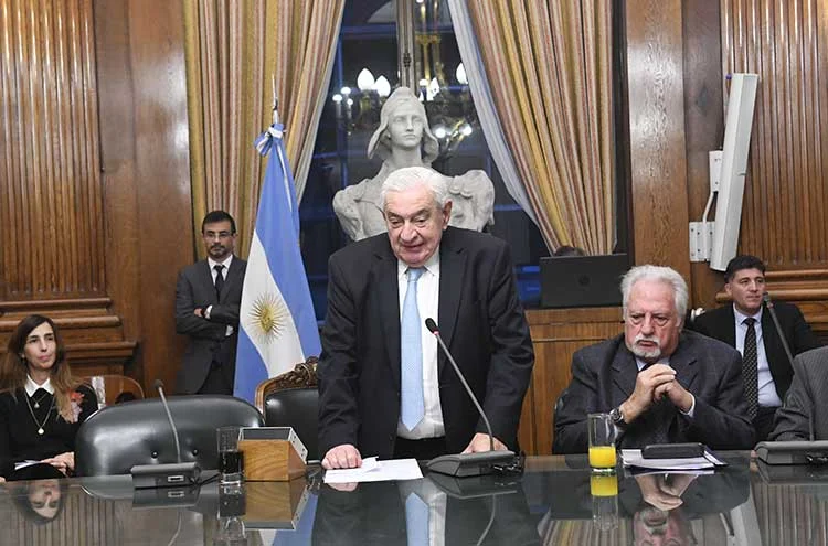 Adelmo Gabbi, presidente de la Bolsa de Comercio de Buenos Aires, respaldó al Gobierno: “La economía se va a llevar por encima la política” - eduardofeinmann.com