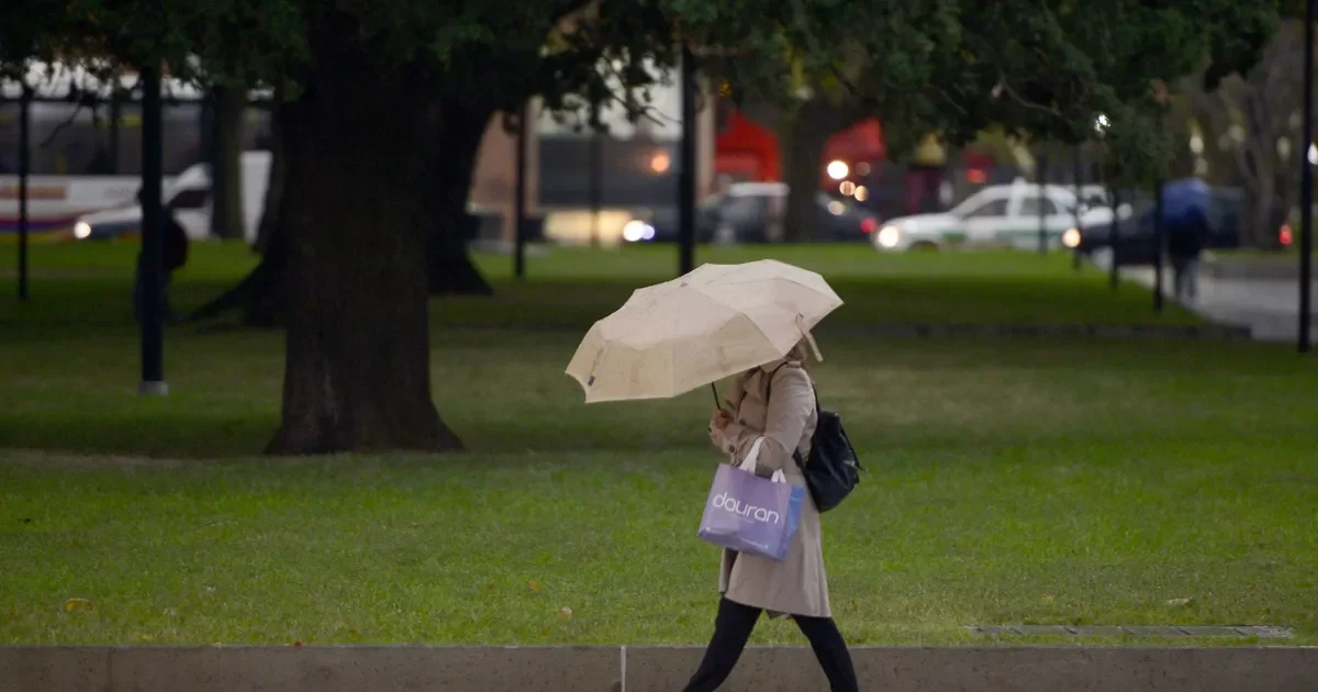 Alertan a los platenses: temperaturas bajo cero y lluvias complican la semana