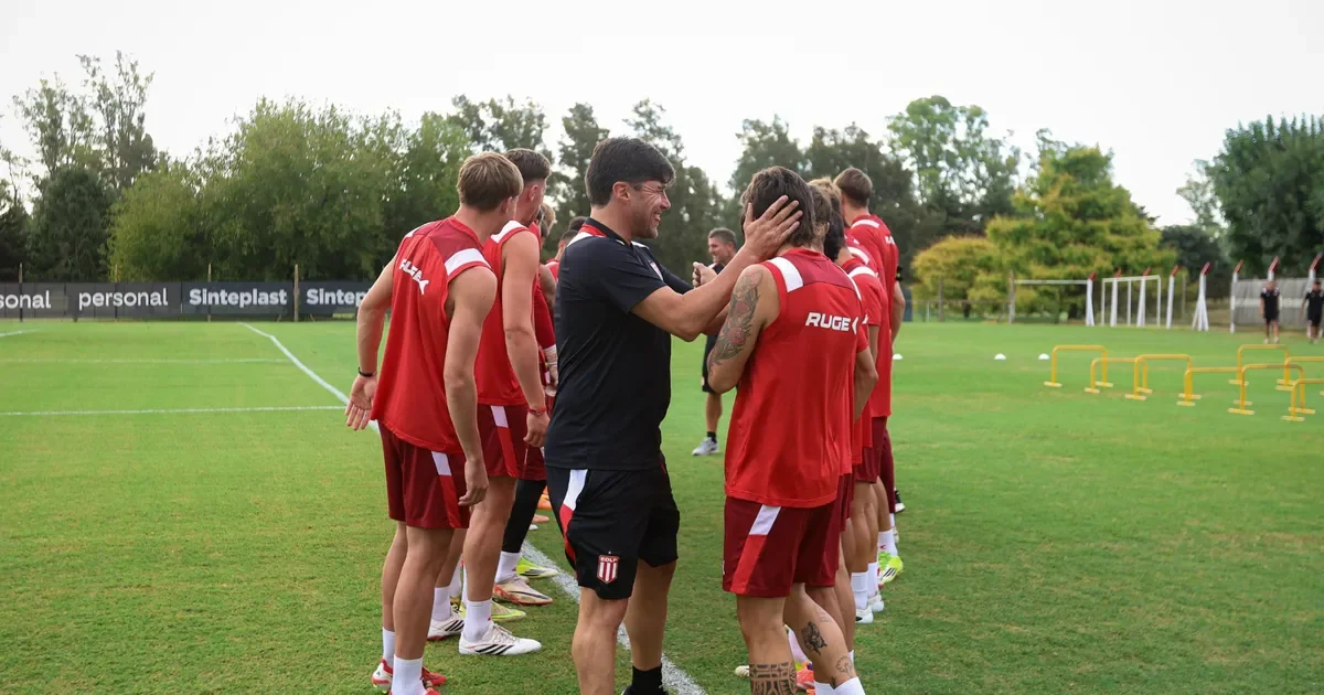 Alexander Medina celebra su regreso a Estudiantes con emotivo encuentro con amigos