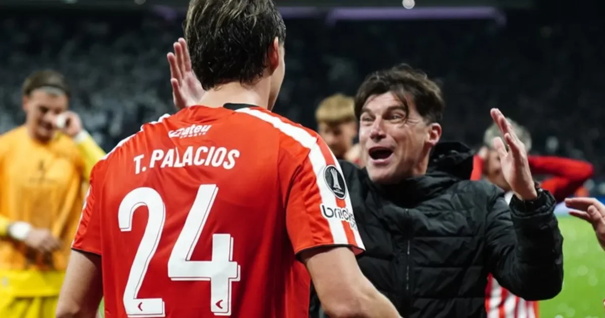 Alexander Medina celebra un hito con Estudiantes: "Superamos un gran desafío
