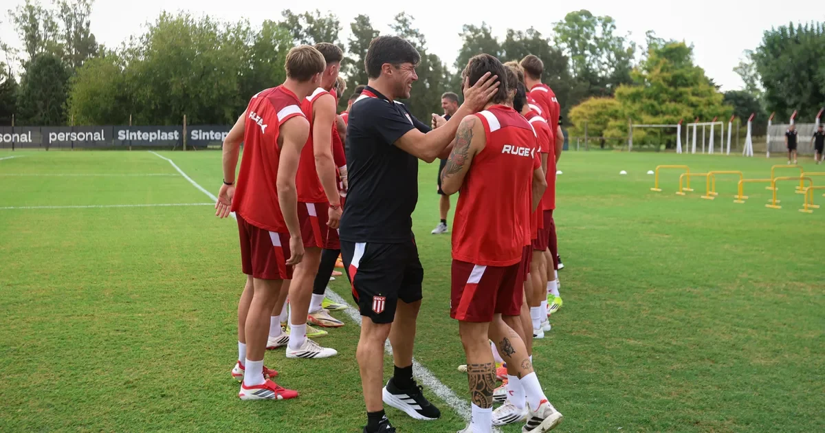 Alexander Medina inicia su etapa como DT de Estudiantes con cambios en el equipo