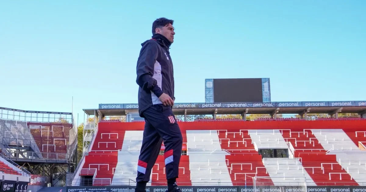 Alexander Medina sorprende al elegir un equipo inesperado para enfrentar a Estudiantes en la Libertadores