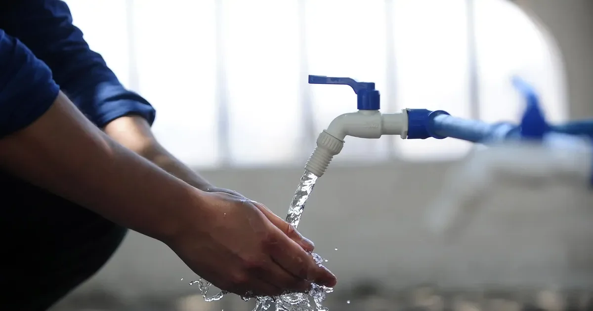 Ambientalistas alertan sobre irregularidades en el servicio de agua en Ensenada y La Plata