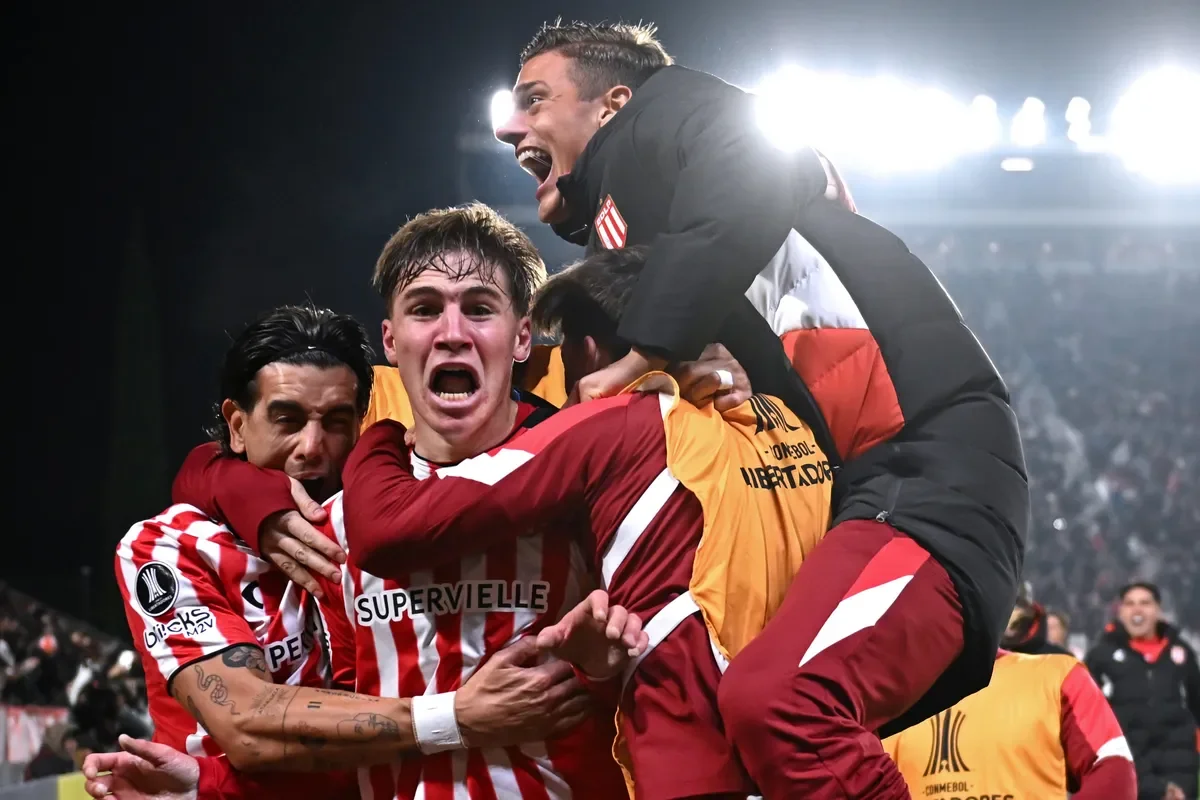 Amondarain celebra su primer año en el fútbol: un sueño hecho realidad en La Plata