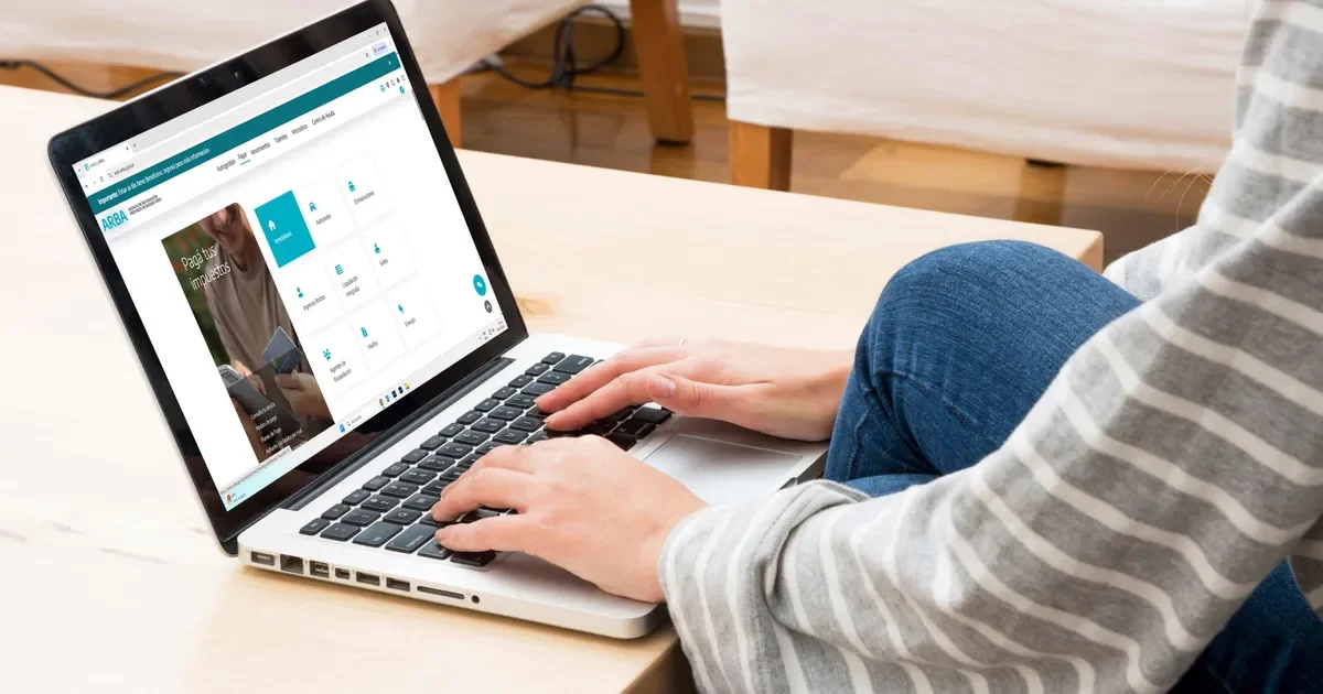 ARBA intimida a contribuyentes en Ensenada y La Plata por deudas del Impuesto Inmobiliario