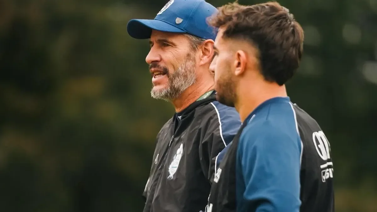 Ariel Pereyra prepara a Gimnasia para la crucial "batalla de Liniers" en busca de la victoria.