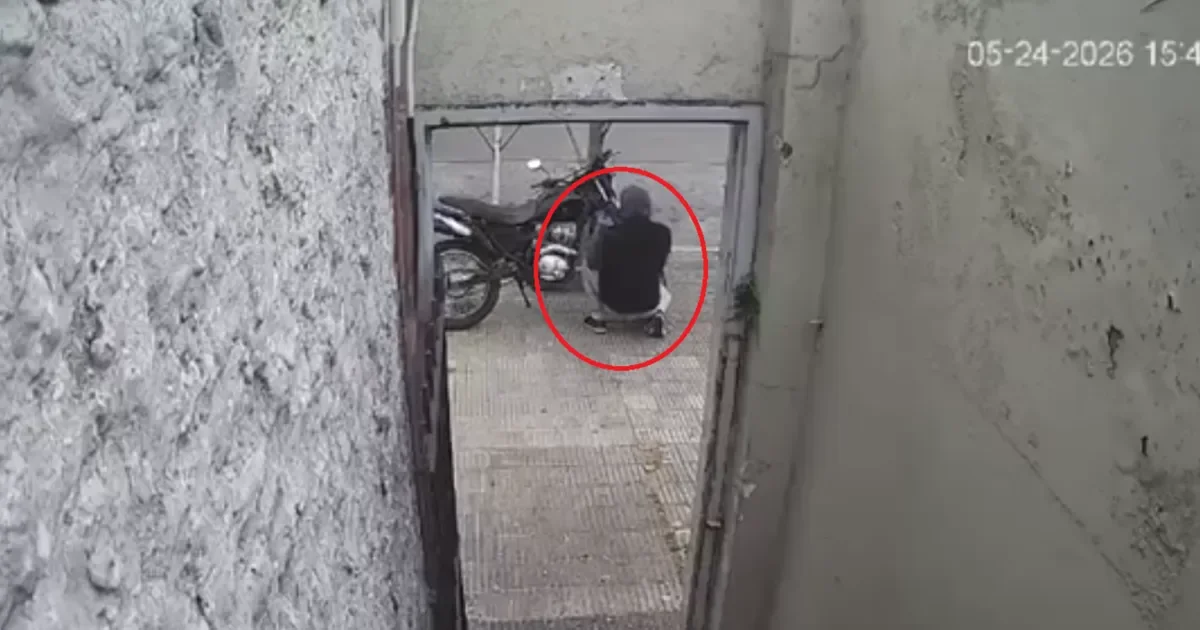 Aumenta la inseguridad en La Plata: robo de moto en plena luz del día y en segundos