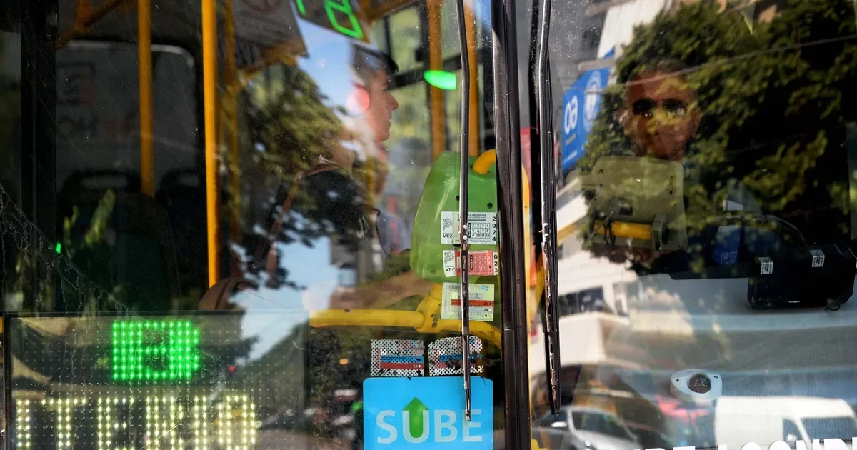 Aumentan los precios de los boletos de micros en La Plata: impacto en los usuarios desde el lunes
