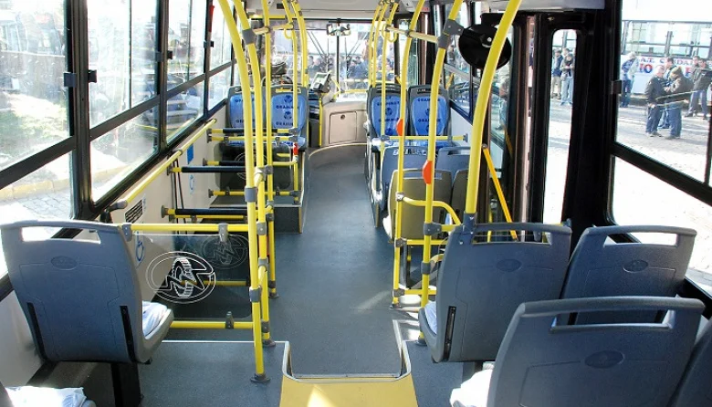 Aumento de tarifas de colectivos afecta a miles de usuarios en La Plata y Berisso