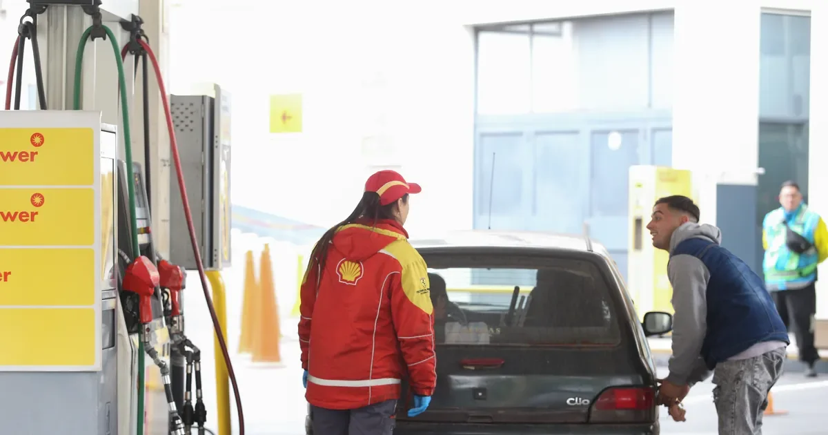 Aumento en los precios de nafta y gasoil afecta a conductores de La Plata.