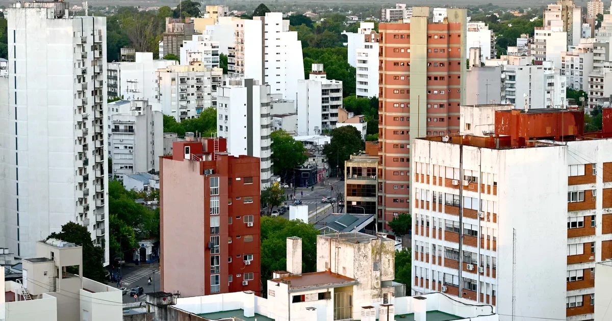 Aumento sorpresivo de expensas en La Plata: vecinos se preparan para febrero complicado
