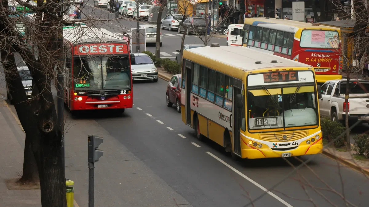 Aumentos en el transporte: vecinos de La Plata, Berisso y Ensenada enfrentan nuevas tarifas más altas