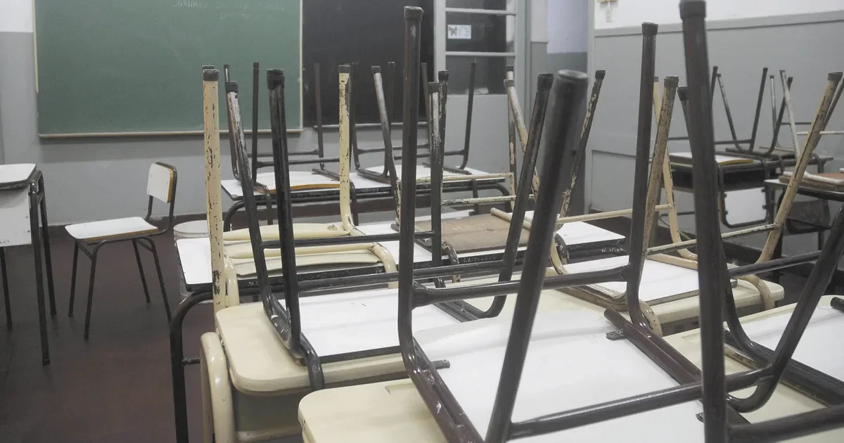 Auxiliares de Educación en La Plata enfrentan descuentos salariales tras reclamos de ATE