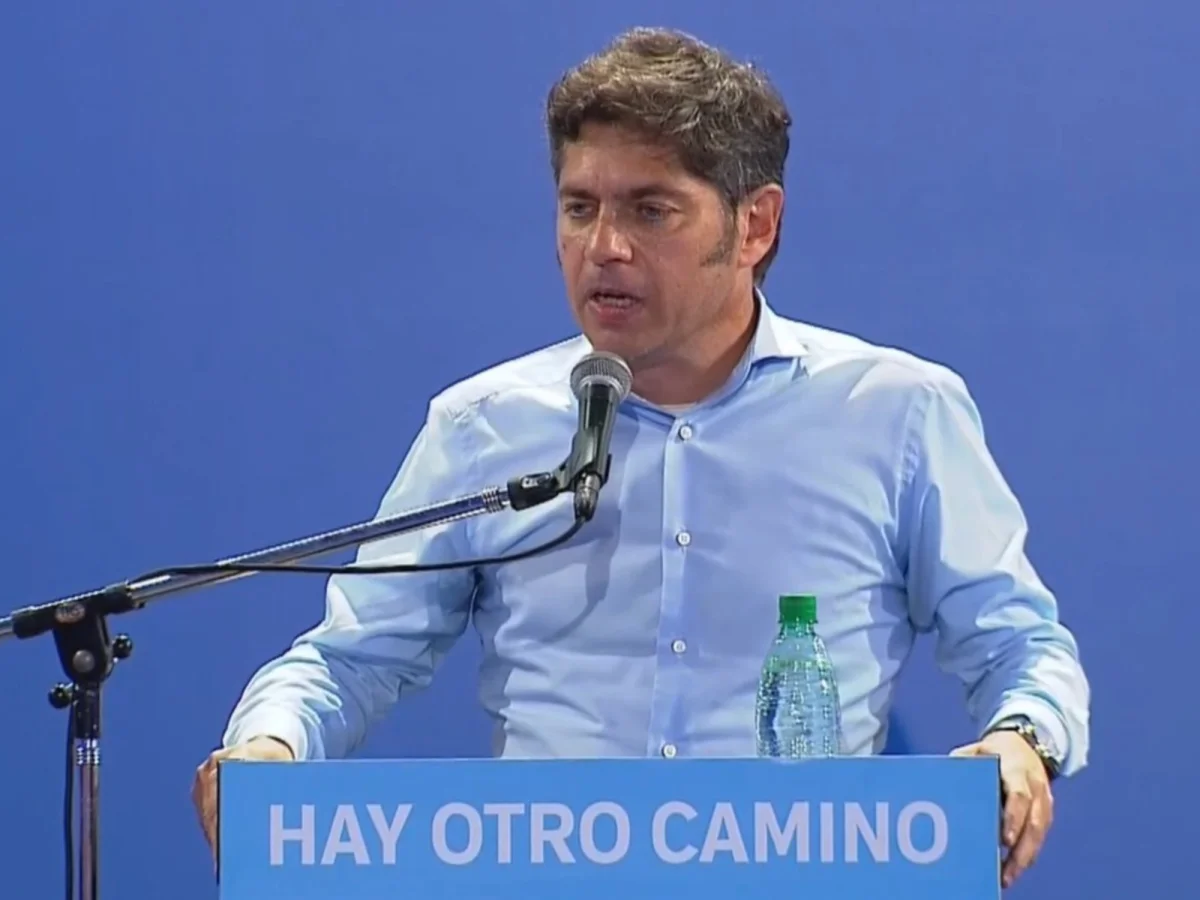 Axel Kicillof llama a la humildad en medio de tensiones con el kirchnerismo en La Plata
