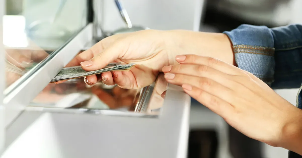 Bancarios de La Plata retoman horarios habituales: impacto en la atención a clientes