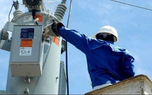 Barrios de La Plata enfrentan cortes de agua y luz este martes por trabajos de mantenimiento