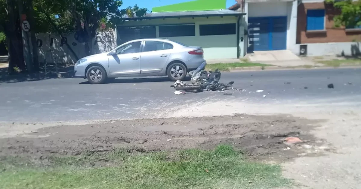 Berisso conmocionada tras la muerte de un motociclista en un grave accidente vial