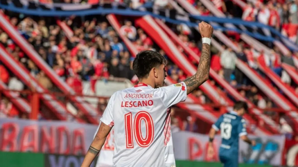 Boca Juniors refuerza su plantilla con la incorporación de Alan Lescano