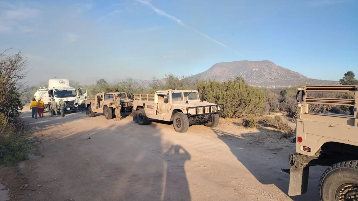 Bomberos de Ensenada enfrentan desafíos graves ante la ola de incendios.
