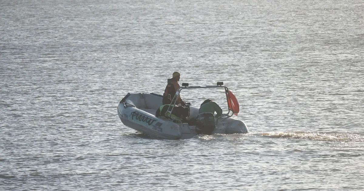 Búsqueda de pescadores desaparecidos en el Río de la Plata se detiene por falta de avances