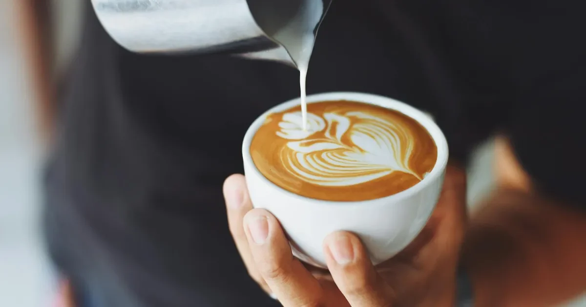 Cafetería porteña con sucursal en La Plata despide empleados y enfrenta concurso preventivo