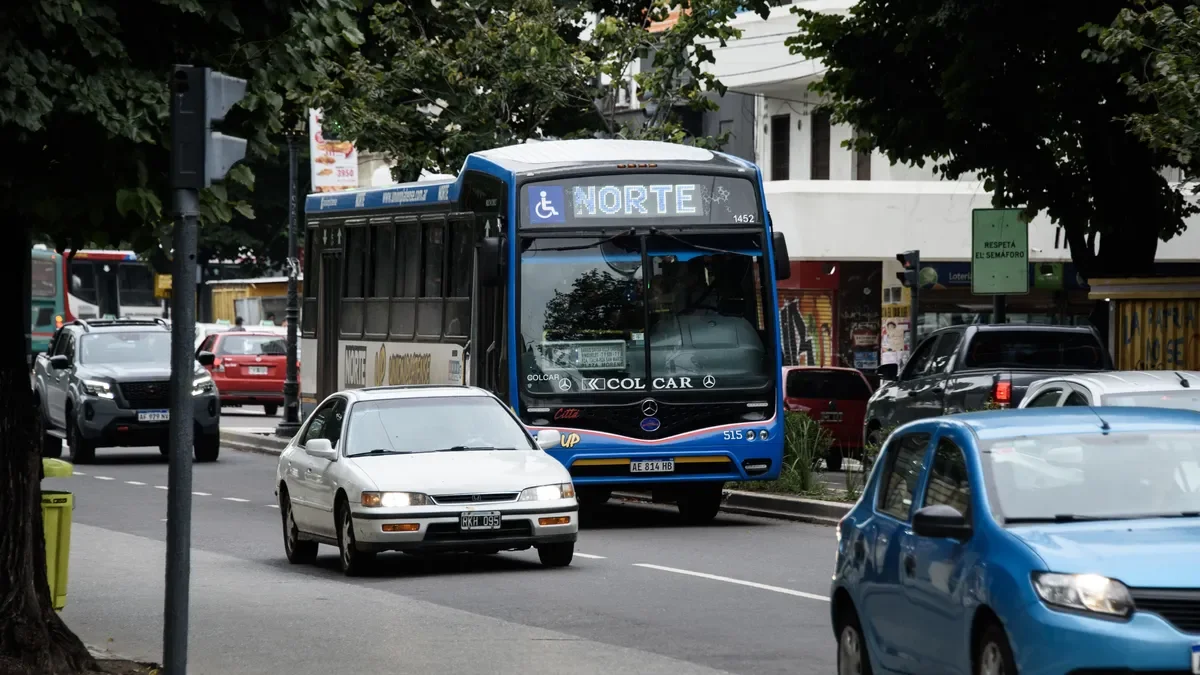 Cambios en el recorrido de micros afectan a usuarios de La Plata esta semana