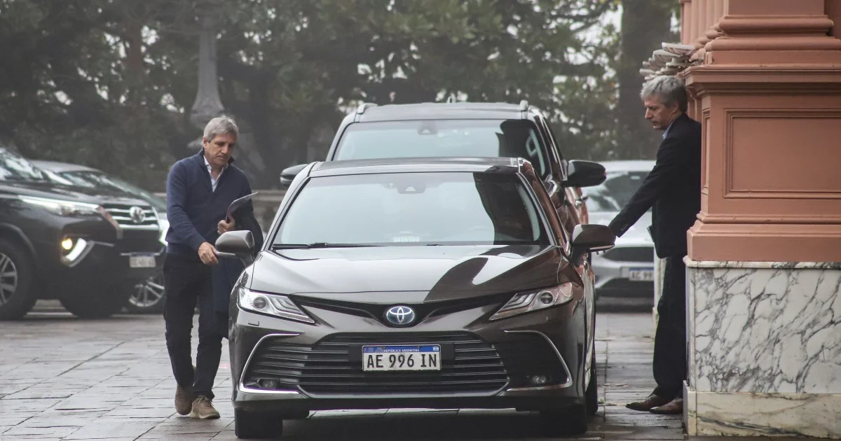 Caputo asegura financiamiento por USD 3.000 millones, salvando la situación económica del país