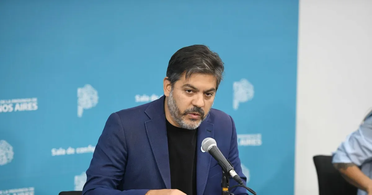 Carlos Bianco, internado en España por apendicitis, genera preocupación en La Plata