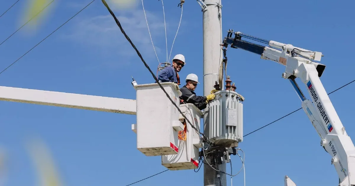 Casi 50 viviendas en La Plata sin energía: peligro inminente en el barrio afectado