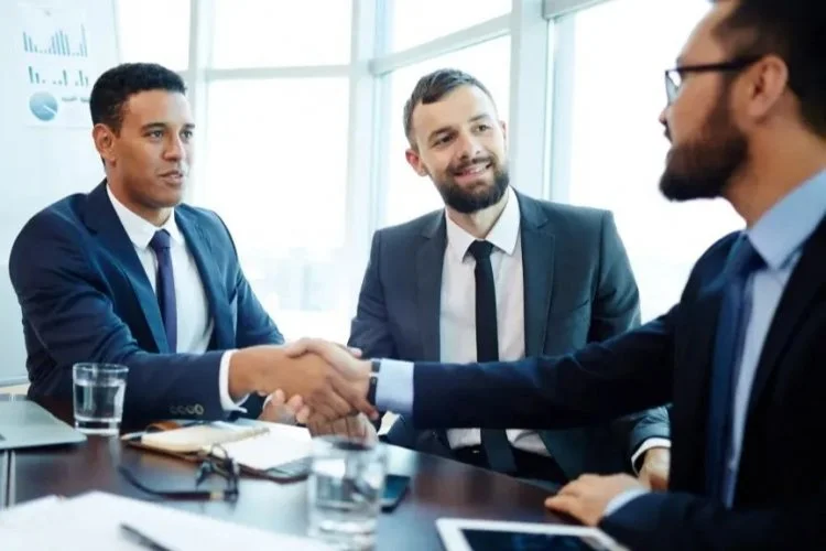 CEOs de la región anticipan cambios en la economía argentina: expectativas y desafíos actuales