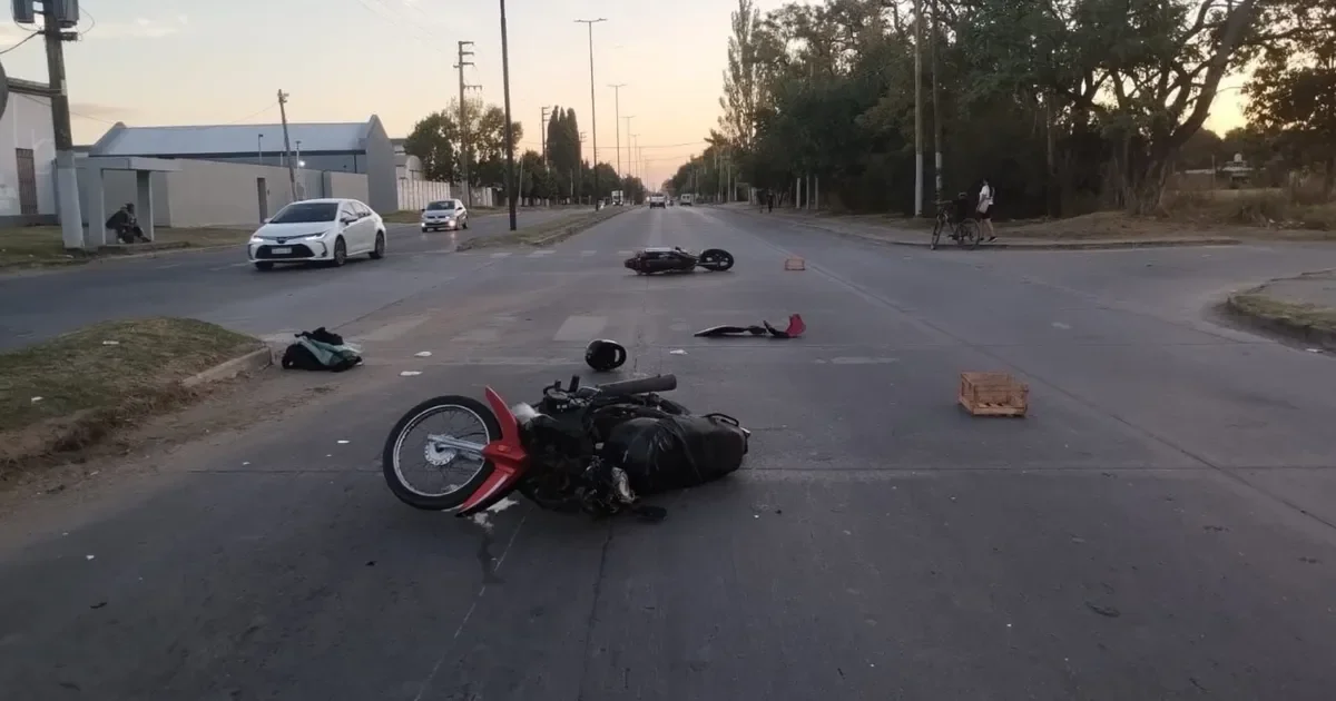 Choque fatal en La Plata: un hombre pierde la vida en colisión de motos