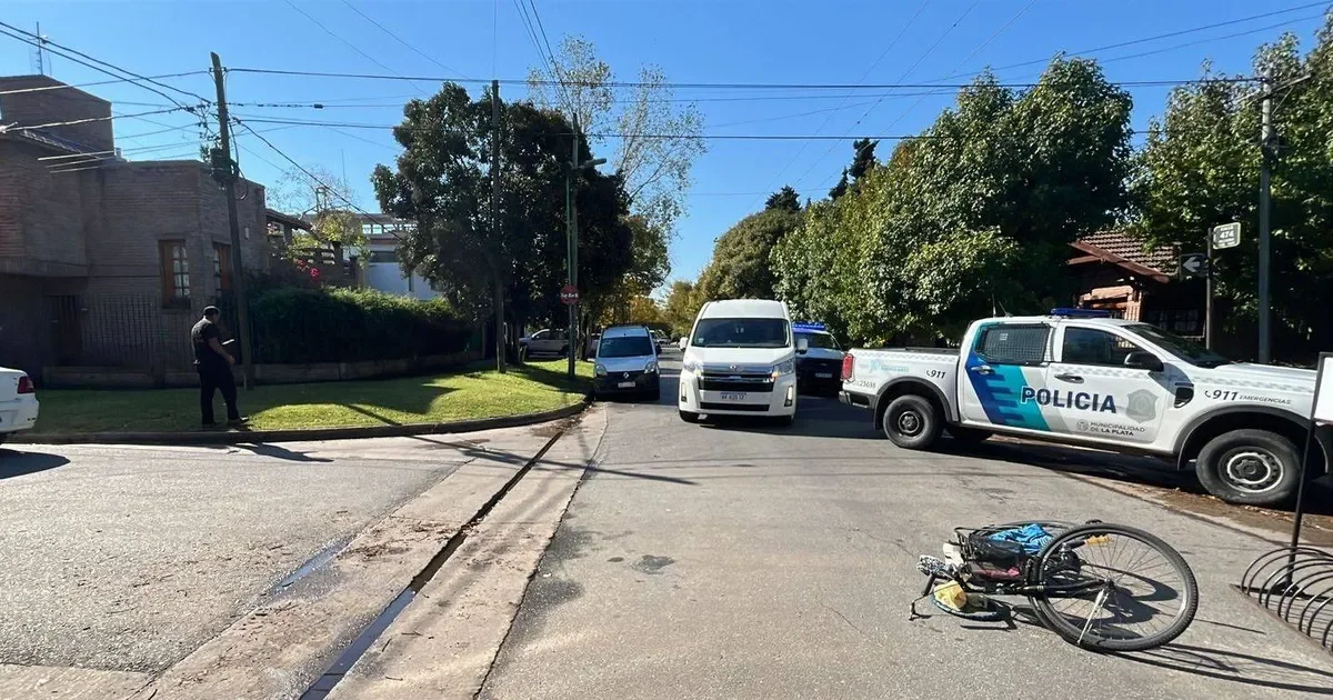 Ciclista de 75 años pierde la vida en un trágico accidente en La Plata