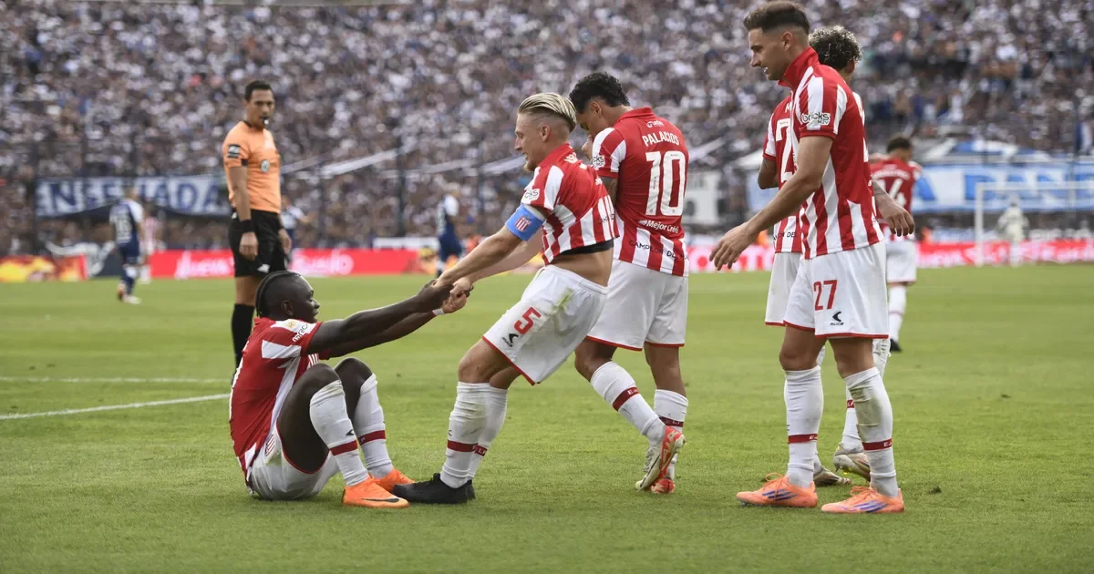 Ciro Messi sorprende a los hinchas de Estudiantes con un festejo icónico en La Plata
