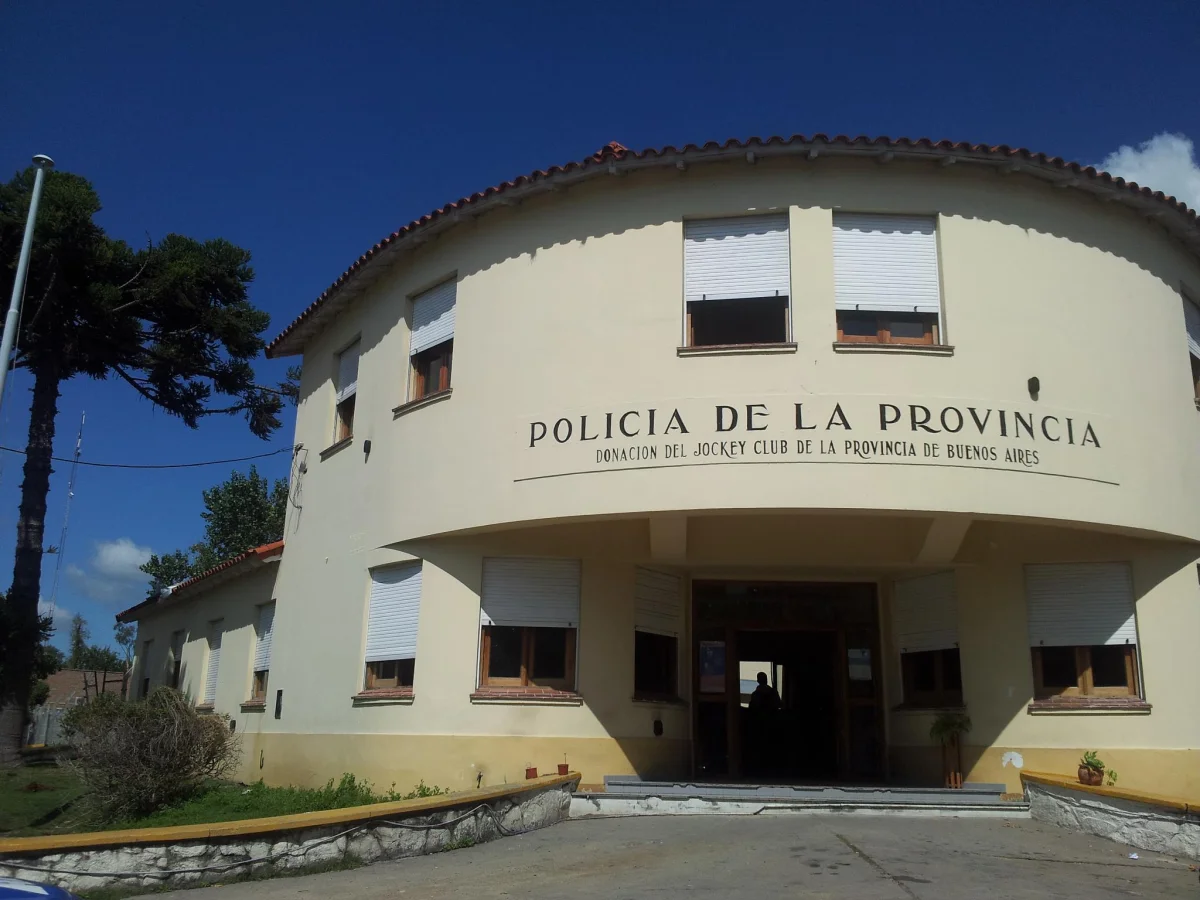 Comisaría 2ª de Ensenada: Detienen a otros dos policías bonaerenses por torturas - argentina.indymedia.org