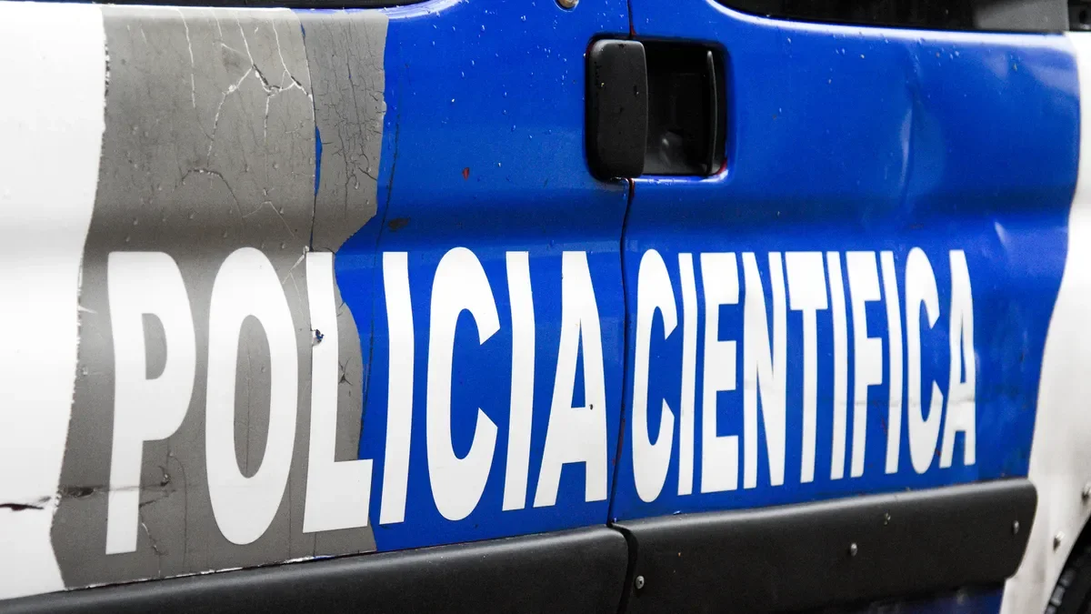 Conmoción en Berisso: hallan muerto a un comerciante en su hogar, se investiga el caso