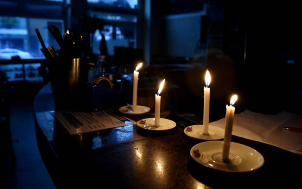 Cortes de luz afectan a vecinos del centro de La Plata en plena ola de calor