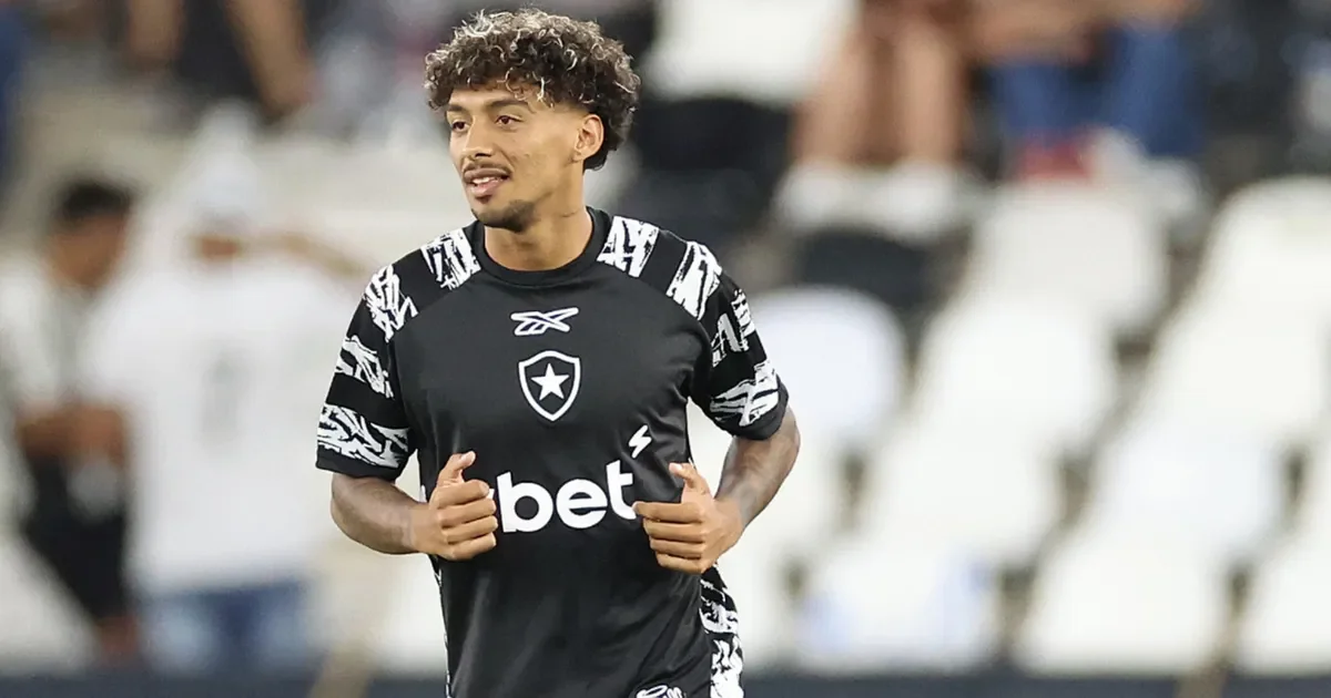 Cristian Medina, expulsado por un fallo clave en la defensa de Botafogo