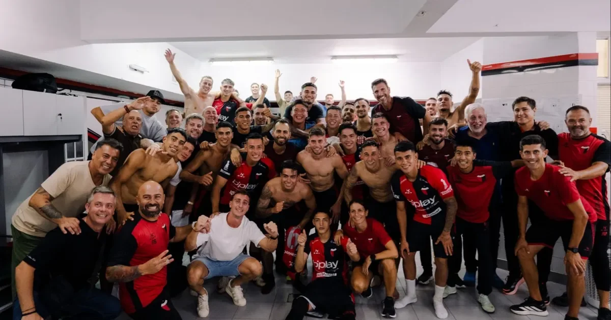 Darío Sarmiento brilla en su debut con Colón, pero la tristeza por su padre lo acompaña