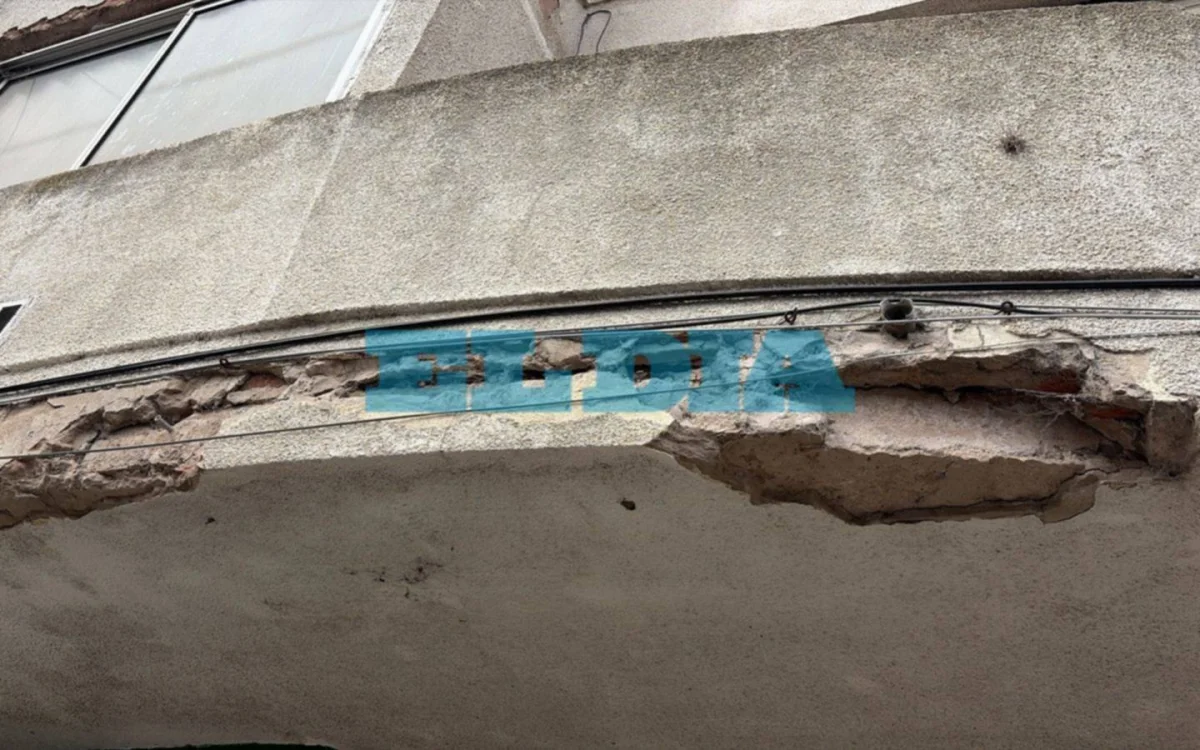 Derrumbes en el centro de La Plata: vecinos alertan sobre balcones en peligro inminente