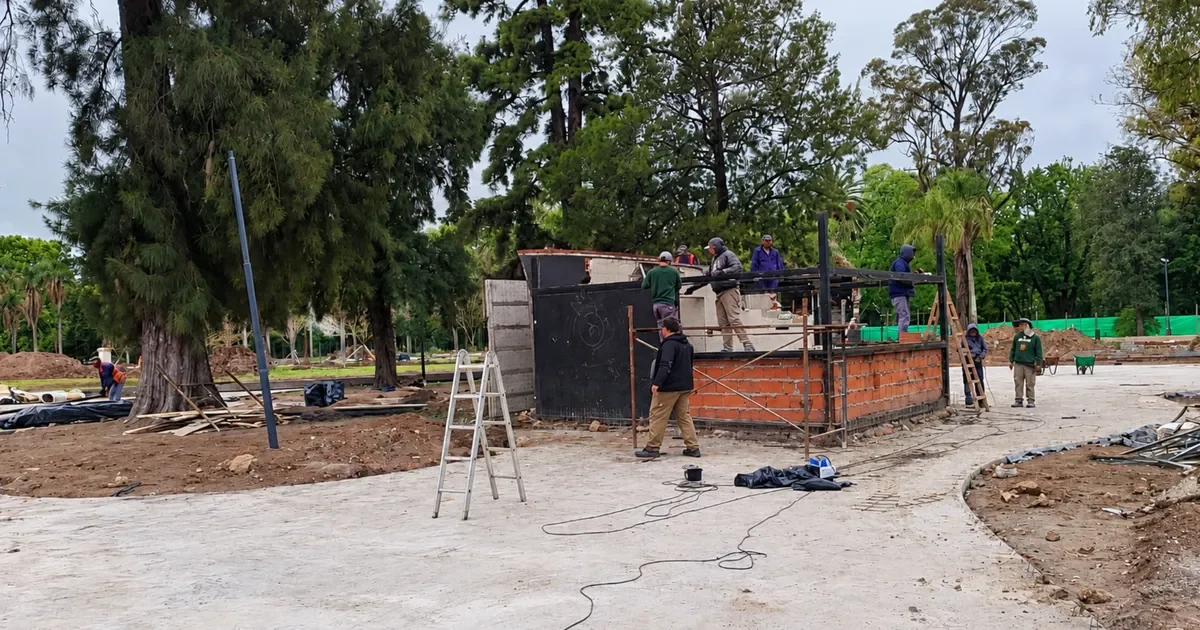Desalojo en Parque Saavedra: comerciante amenaza con encadenarse tras perder su puesto de comida