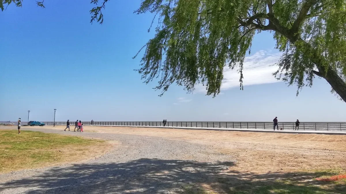 Descubre la playa oculta en Buenos Aires: un paraíso cerca de casa para los vecinos de Ensenada.