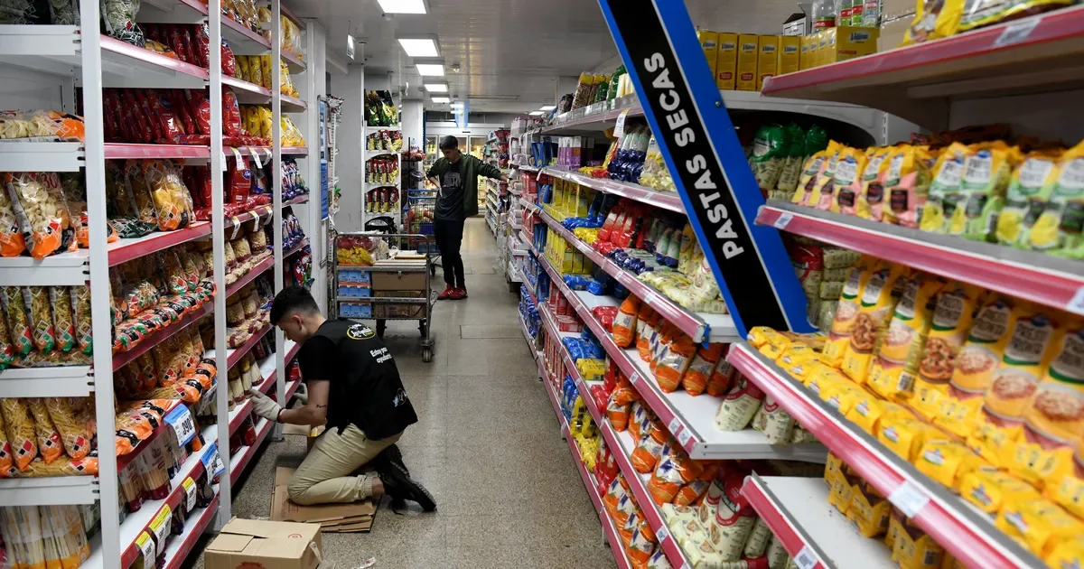 Descuentos de la Cuenta DNI en supermercados de La Plata y Berisso: ahorros para vecinos este mes