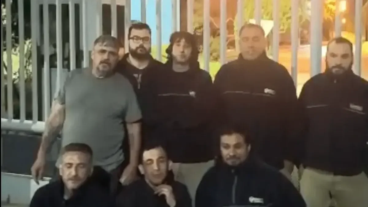 Desempleo en Los Hornos: trabajadores de Cerámica Fanelli se movilizan por despidos