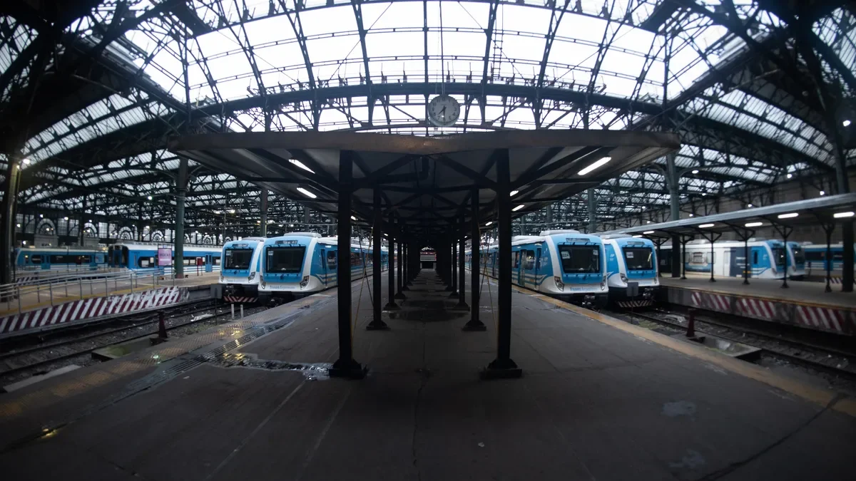 Desplazamiento de pasajeros: el Tren Roca no funcionará hacia La Plata este domingo