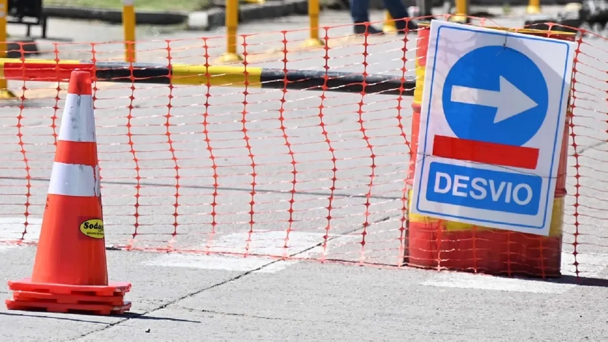 Desvíos en la zona de la Estación de Trenes afectan el acceso a Ensenada hoy