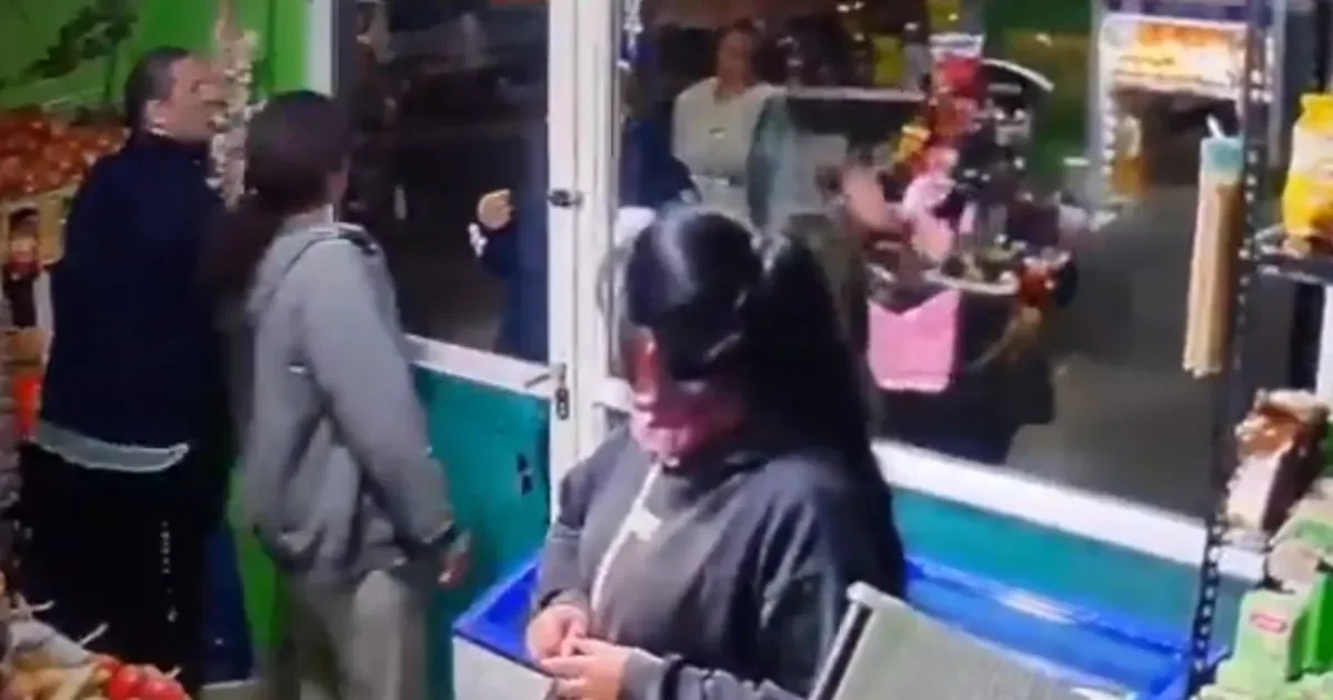 Detenidas dos mujeres tras atacar a patadas una verdulería en City Bell