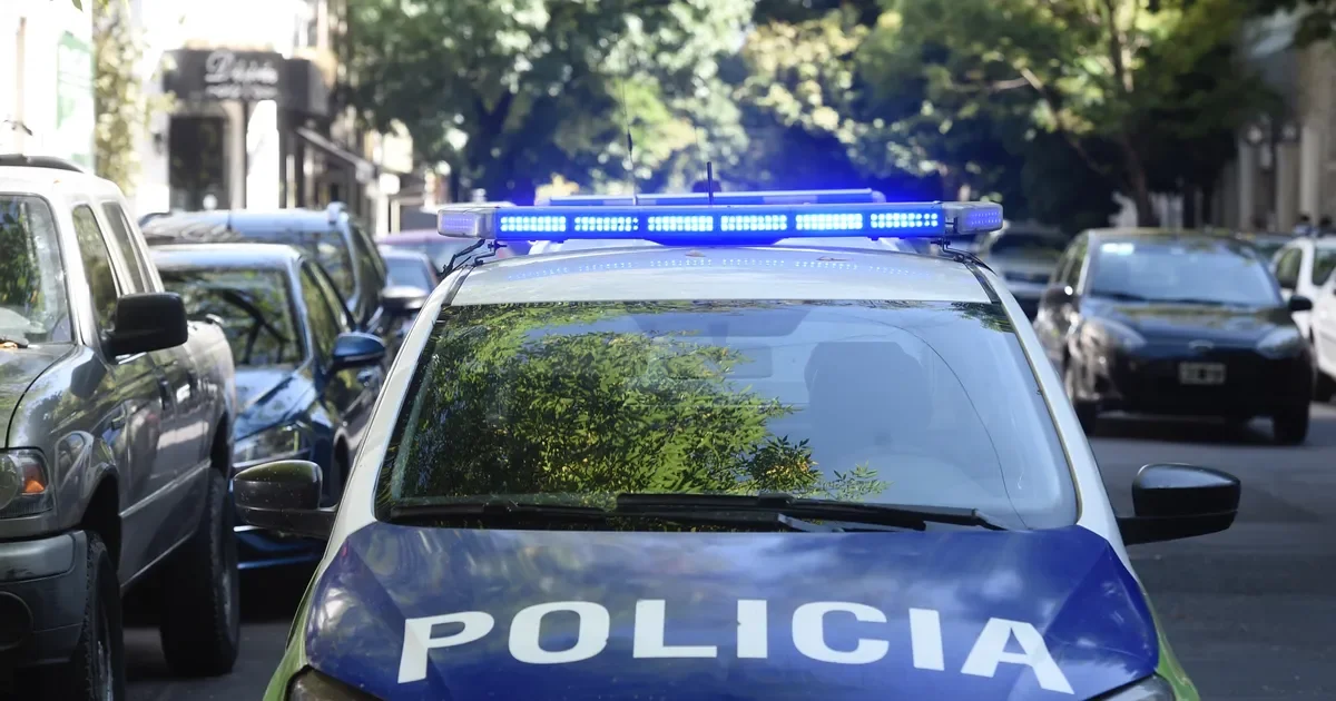 Detenido en La Plata por exhibir un arma en plena vía pública durante la noche