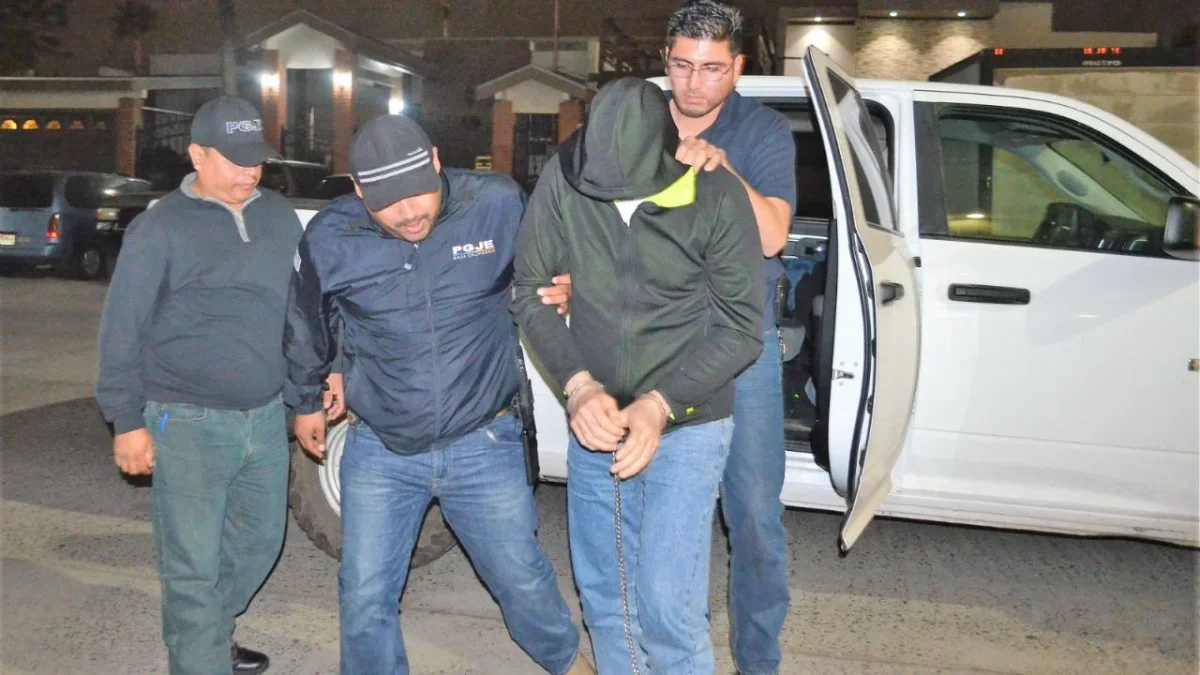 Detienen a un hombre en Ensenada por portar un cuchillo en la vía pública