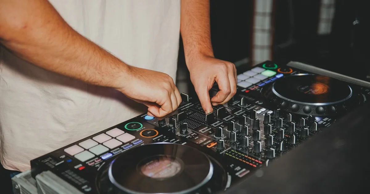 DJ encontrado inconsciente en Berisso: vecinos preocupados por la seguridad en fiestas